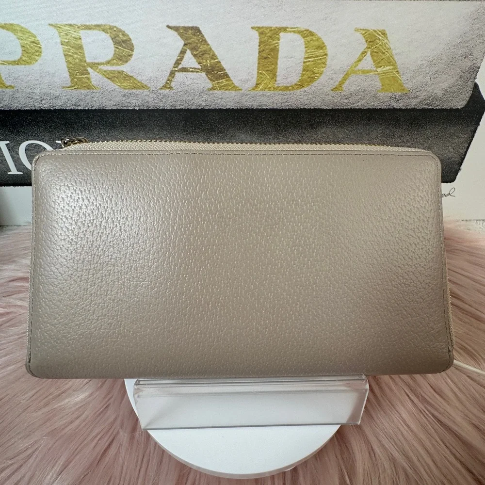 Kate Spade NY Double Zip Full  Size Wallet / Wristlet, Taupe Leather